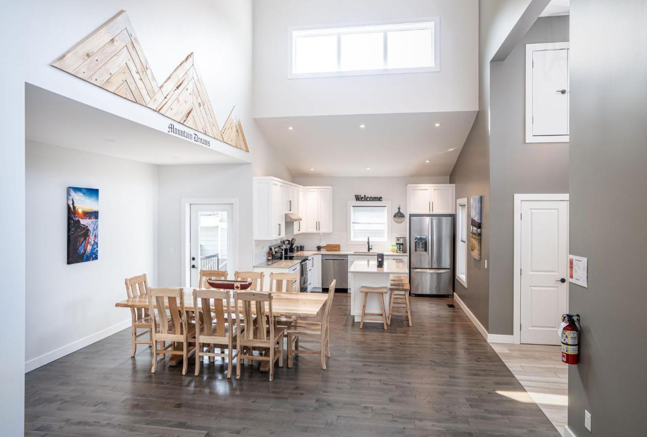 Mountain Dreams - Revelstoke Home Near Rmr 외부 사진